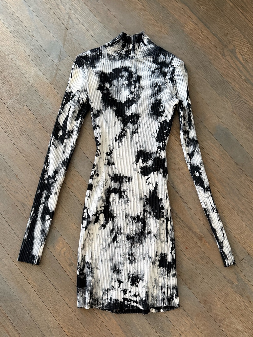 Cotton Citizen Black and White Ribbed Tie-Dye Long Sleeve Dress